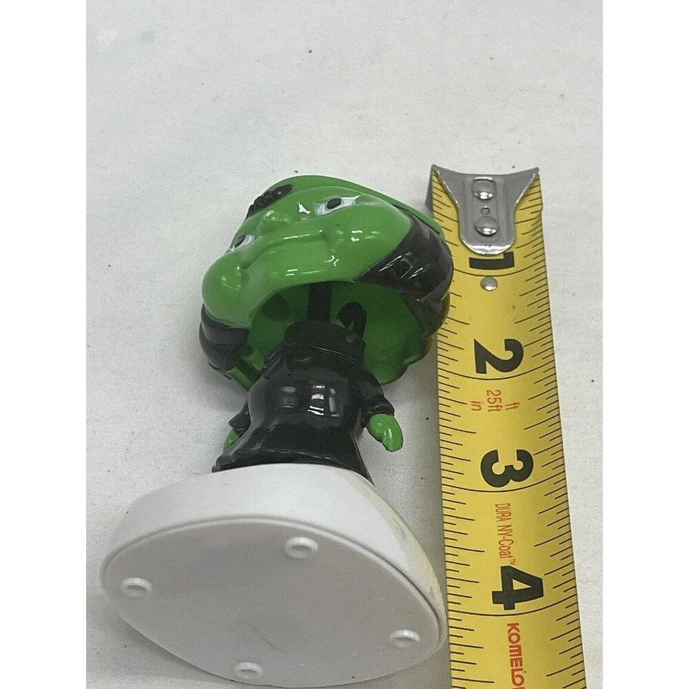 Solar Powered Halloween Dancing Green Witch Bobblehead Black Dress Green Hat